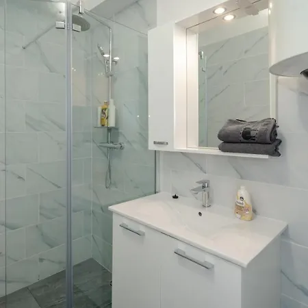 Lägenhet Gradina Gomirje